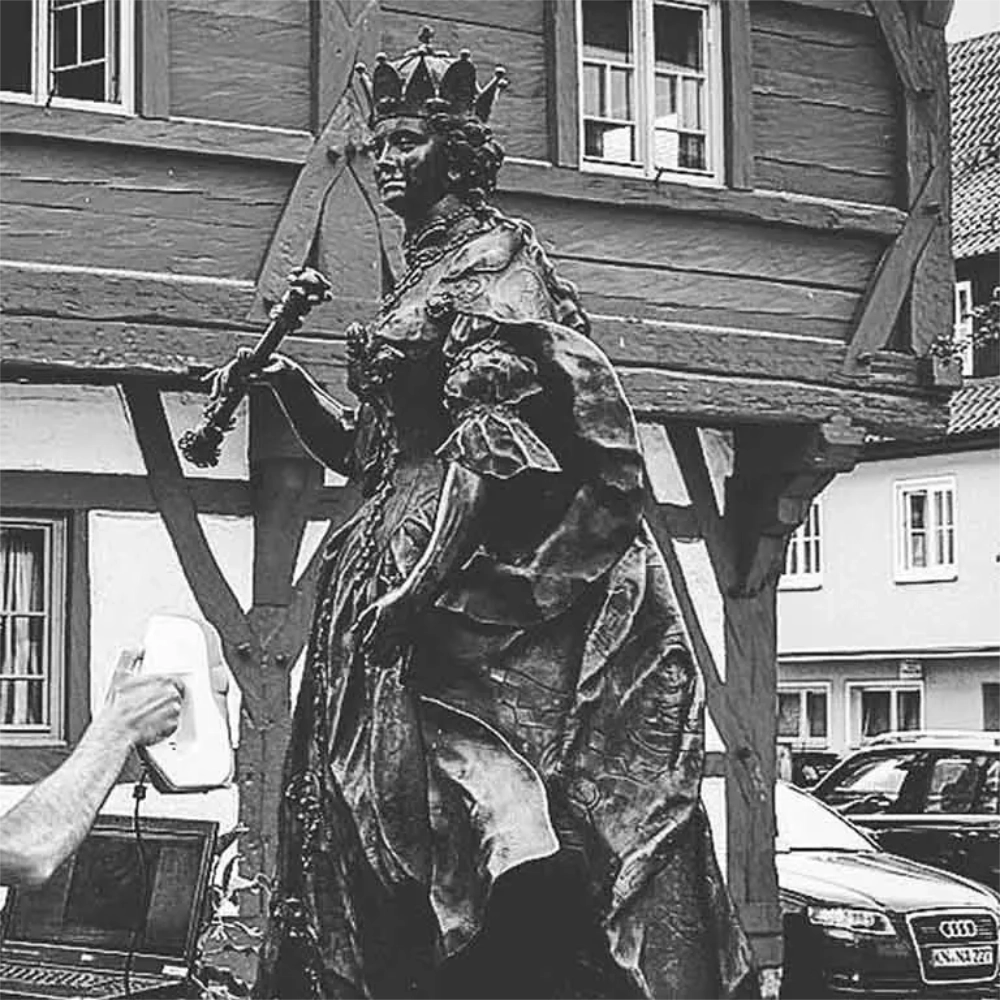3D-Scan-Statue-im-freien-mit-artec-Eva-draussen